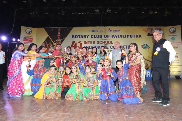 41st Inter school-Folk dance competition 2022 by Rotary Patliputra winners group photo