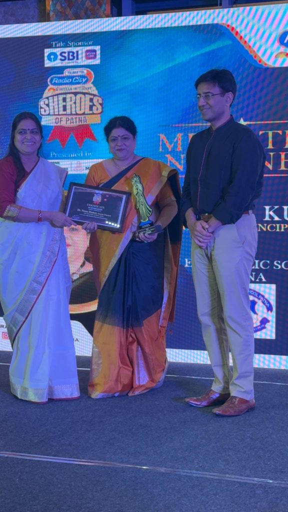 Radio City Honours Principal Ma’am with the Sheroes of Patna Award